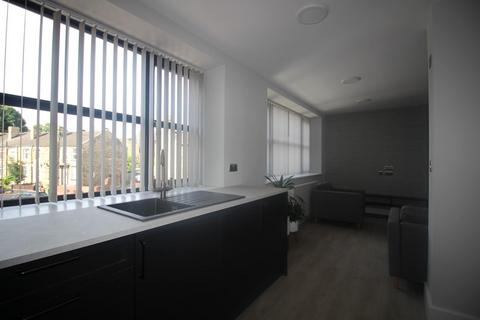 2 bedroom flat to rent, Park Square, Pudsey