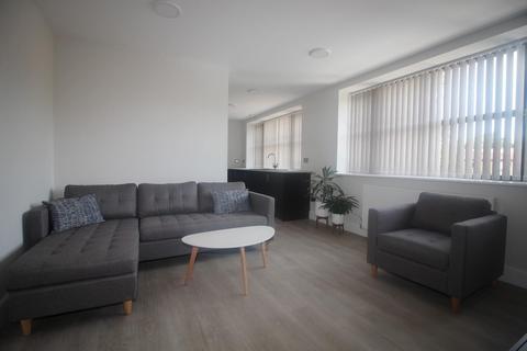 2 bedroom flat to rent, Park Square, Pudsey