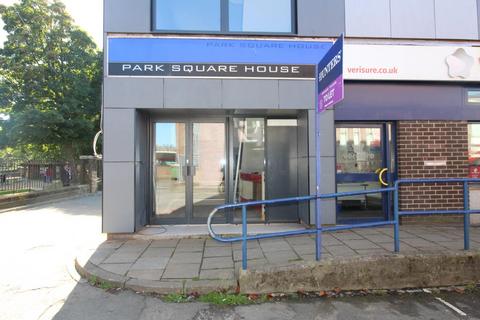 2 bedroom flat to rent, Park Square, Pudsey