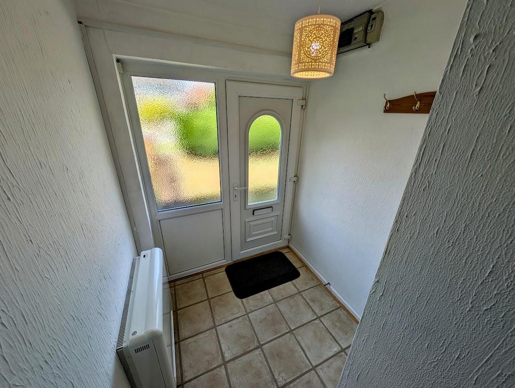 Flat 62 Prestbury entrance hall.jpg
