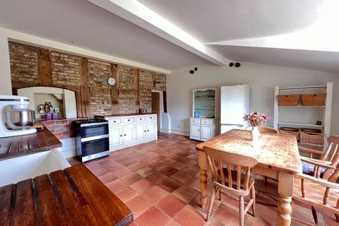 4 Churchend, Eastington, Stonehouse, GL10 3SB
