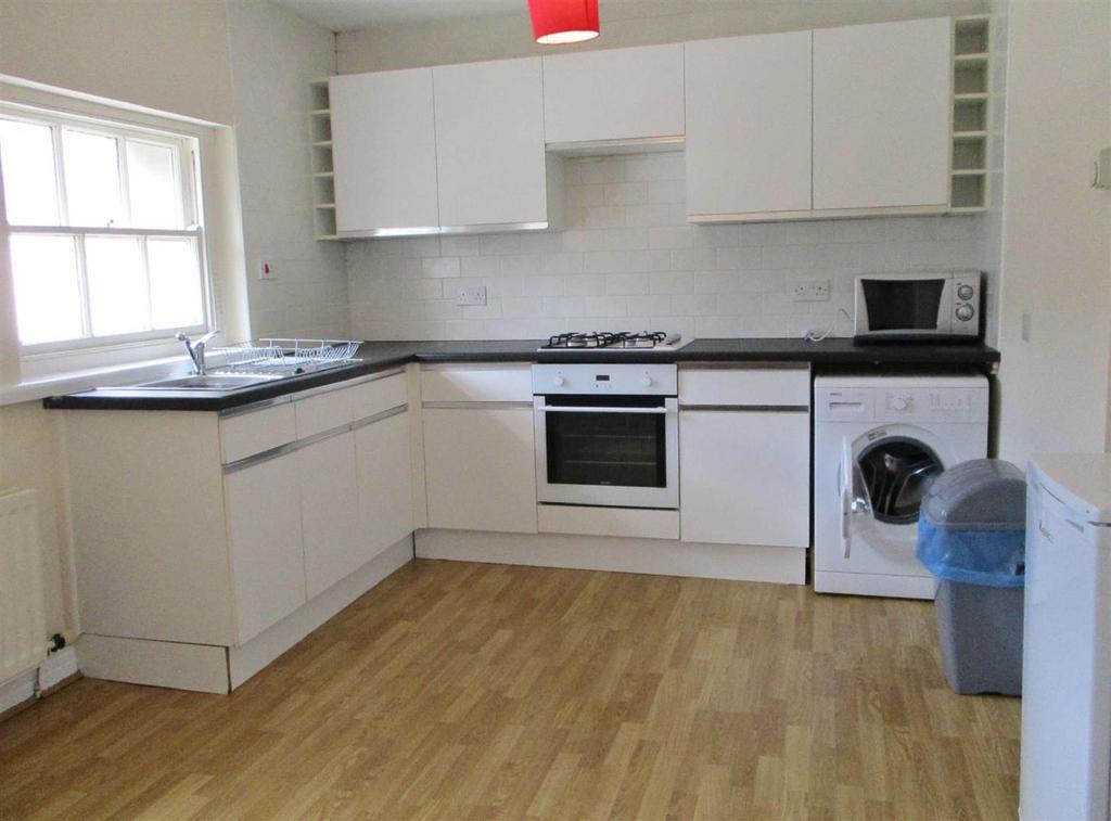 Open plan lounge/kitchen