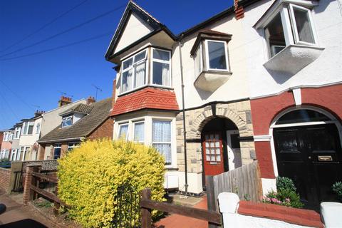 2 bedroom property to rent, Westbourne Grove, Westcliff-On-Sea