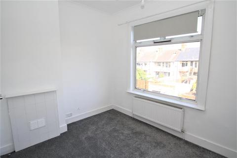 2 bedroom property to rent, Westbourne Grove, Westcliff-On-Sea