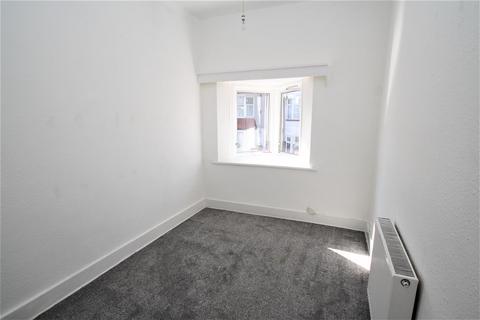 2 bedroom property to rent, Westbourne Grove, Westcliff-On-Sea