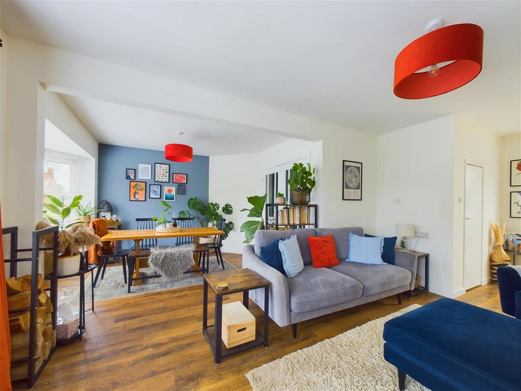 Open lounge/dining area