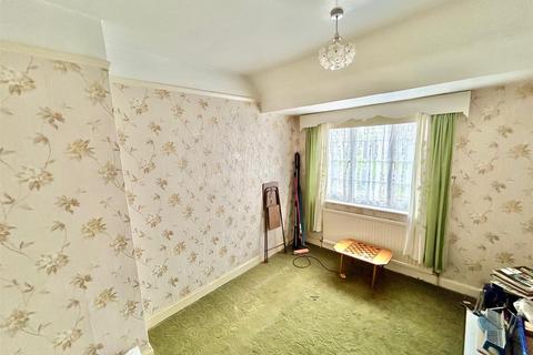 3 bedroom terraced house for sale, Woodlands Road, Chippenham