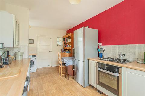 2 Bargates, Box, Corsham, SN13 8LT