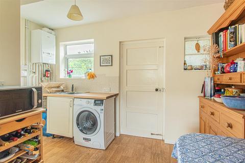 2 Bargates, Box, Corsham, SN13 8LT