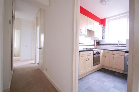 2 bedroom flat for sale, Dolphin Court, High Street, Petersfield