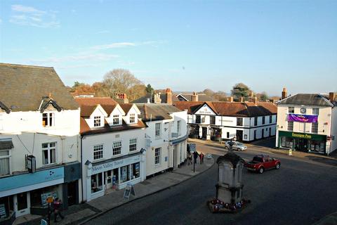 2 bedroom flat for sale, Dolphin Court, High Street, Petersfield