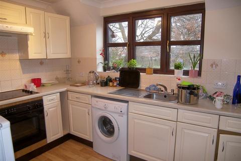 2 bedroom flat for sale, Grenehurst Way, Petersfield