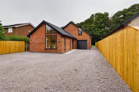 5 bedroom detached house for sale, Broadfield Drive, Leyland