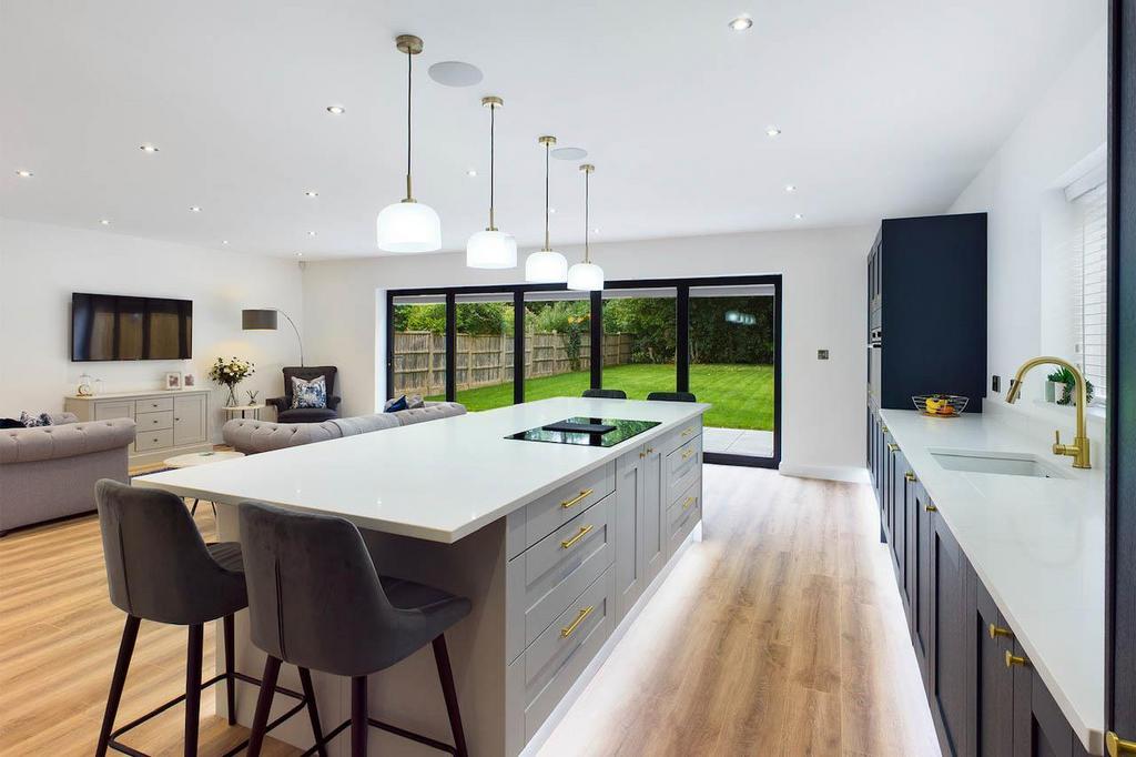 Kitchen/Living Area