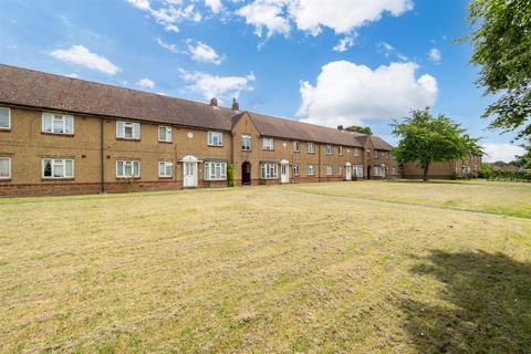 3 bedroom maisonette for sale, Wrythe Lane, Carshalton