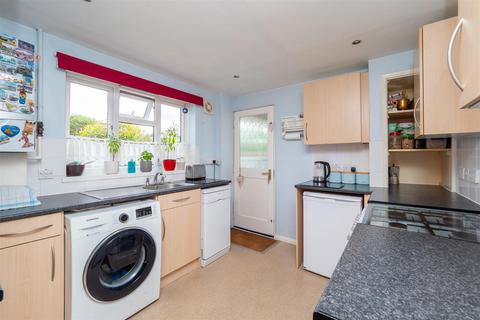 3 bedroom maisonette for sale, Wrythe Lane, Carshalton