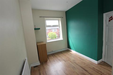 2 bedroom terraced house to rent, Abbotsford Road, Bolton BL1