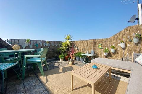 2 bedroom flat for sale, Goring Road, Goring-By-Sea, Worthing