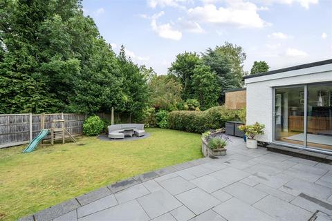 8 Follyfield Road, Banstead, SM7 2LA