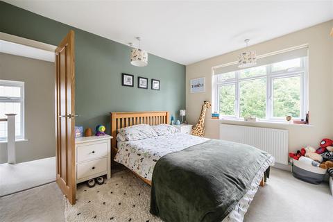 8 Follyfield Road, Banstead, SM7 2LA