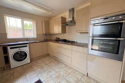 2 bedroom detached bungalow for sale, Ayrshire Close, Swindon SN5