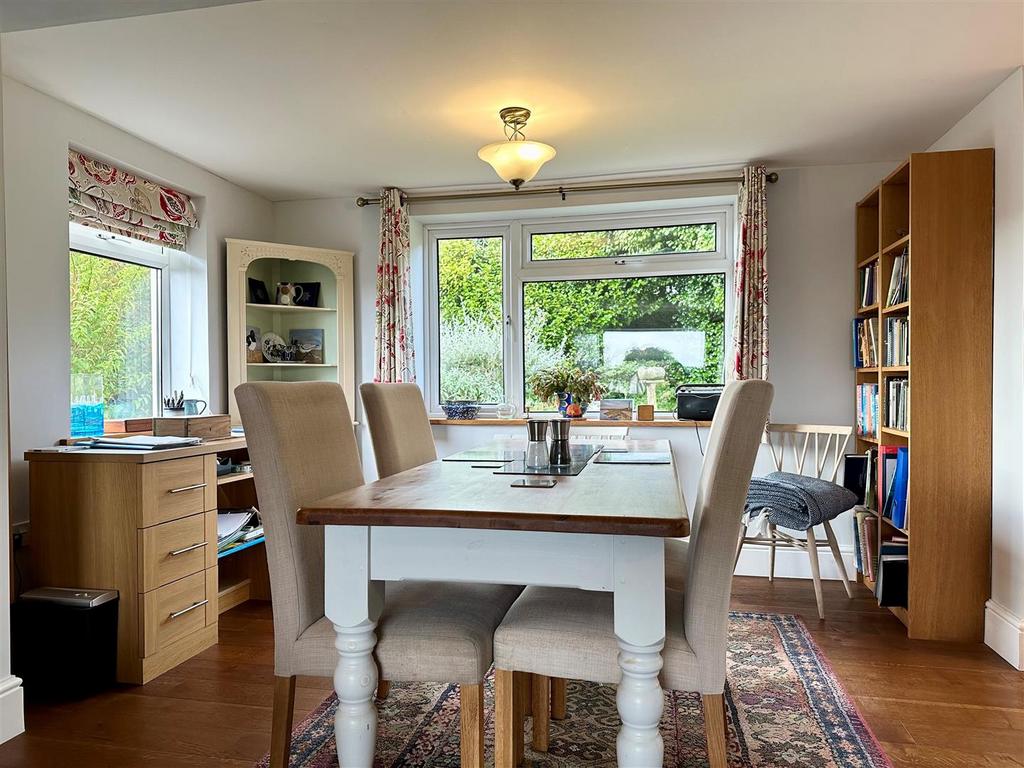 Dining Area.jpg