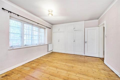 3 bedroom flat for sale, Roehampton Close, Putney, SW15