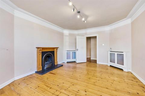 Flat, 2 Roehampton Close, London, SW15 5LU
