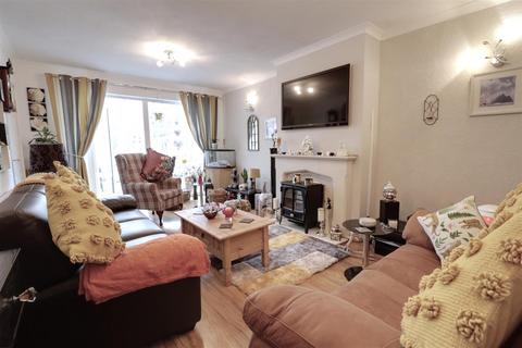 2 bedroom house for sale, Sharnbrook Drive, Crewe