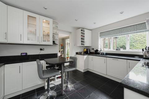 4 bedroom detached house for sale, Bunbury Way, Epsom