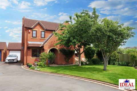 4 bedroom detached house for sale, Farm Court, Adwick-Le-Street, Doncaster