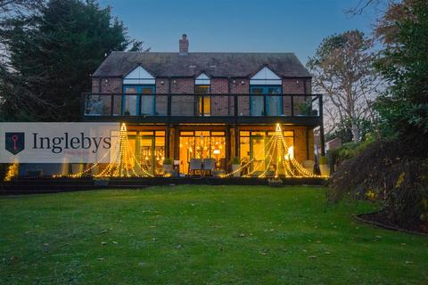 3 bedroom detached house for sale, Victoria Road, Saltburn-By-The-Sea