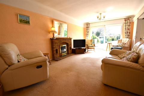 4 bedroom chalet for sale, Scrub Lane, Benfleet