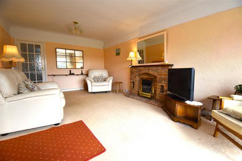 4 bedroom chalet for sale, Scrub Lane, Benfleet