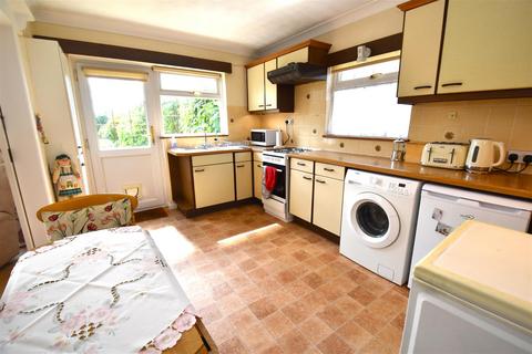 4 bedroom chalet for sale, Scrub Lane, Benfleet