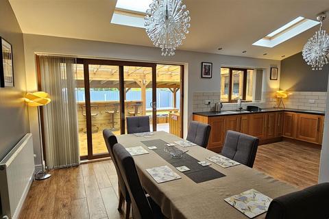 22 Crabgate Drive, Skellow, Doncaster, DN6 8LD