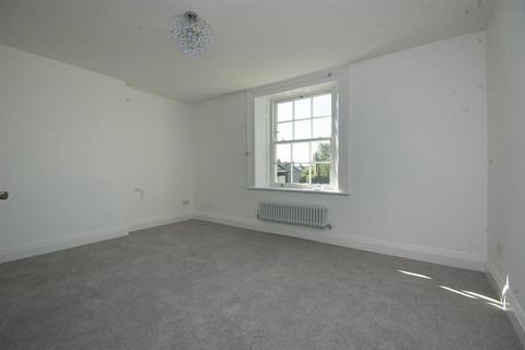 3 bedroom apartment to rent, High Street, Wakefield WF4