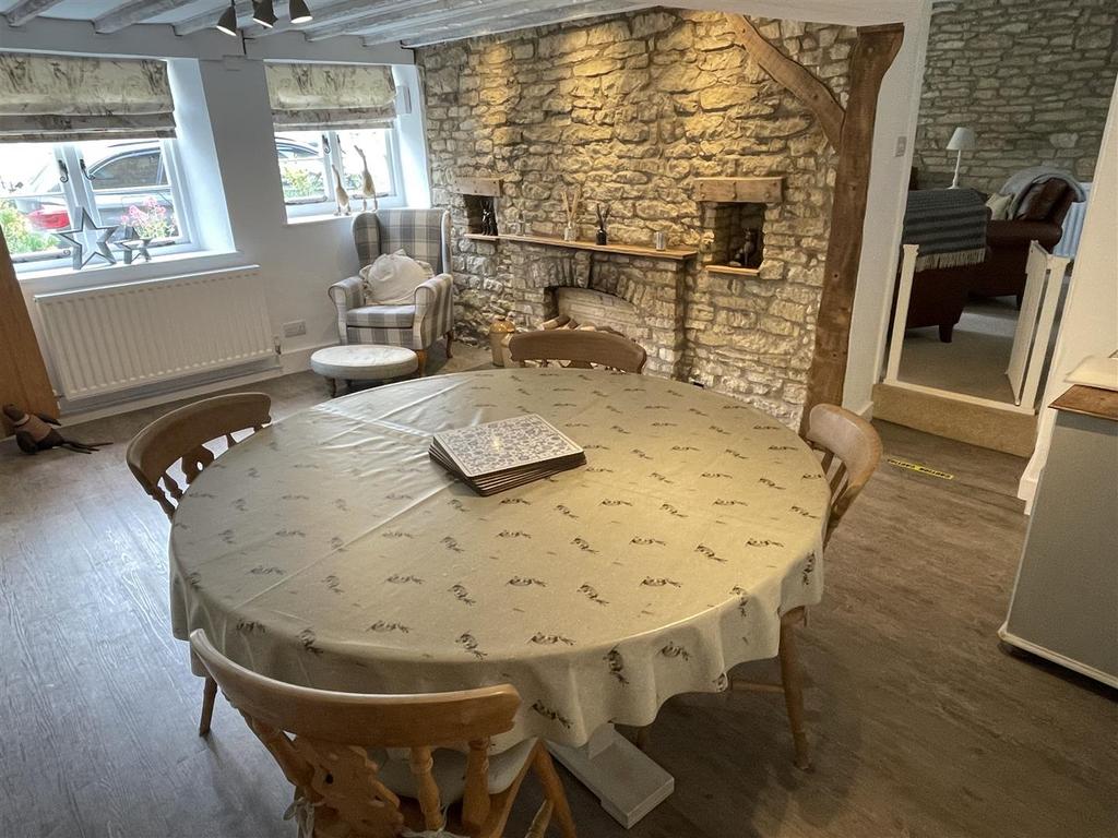 Dining area.JPG