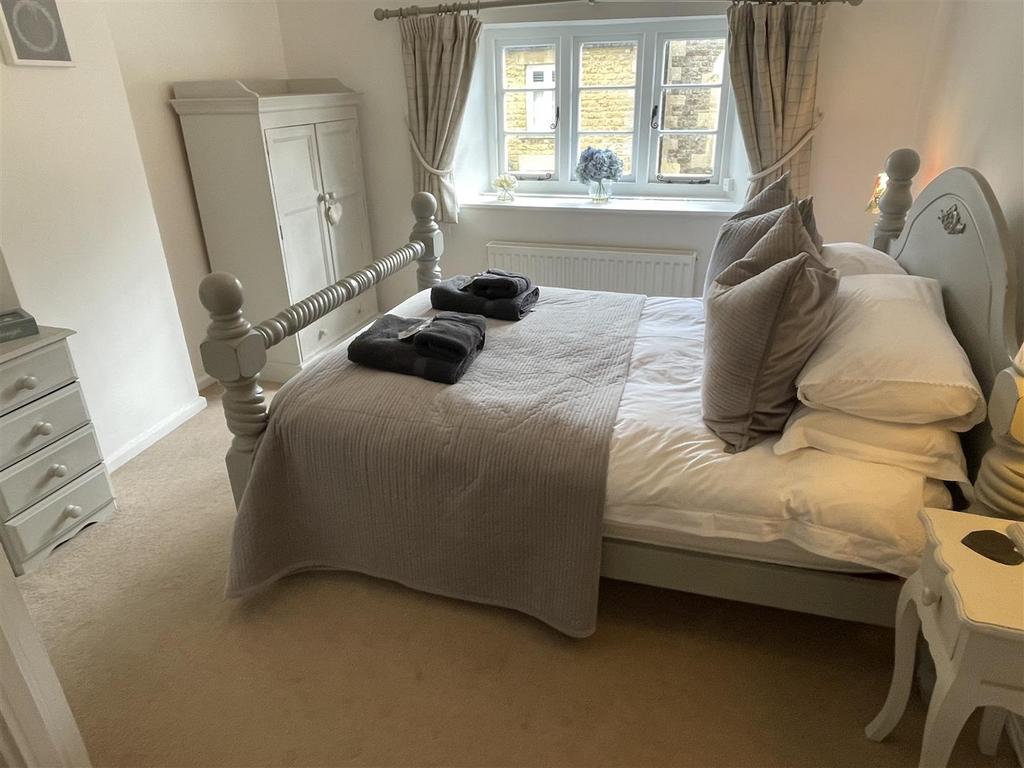 Bed 1.JPG