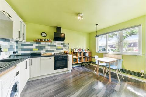 1 bedroom flat for sale, Abingdon Close, Colliers Wood SW19