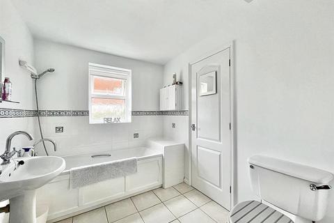 1 bedroom flat for sale, Santa Cruz Drive, Eastbourne