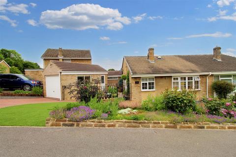 2 bedroom semi-detached bungalow for sale, Oakleigh, Cawthorne, Barnsley S75 4EU