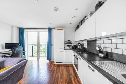 2 bedroom apartment to rent, Ravensbourne Court, Amias Drive, Edgware HA8