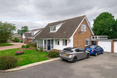 3 bedroom detached bungalow for sale, North Acres, Ipswich IP8