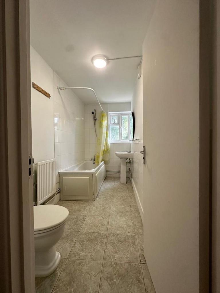 EAST ROAD BATHROOM 2.jpeg