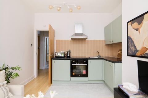 2 bedroom flat for sale, Cliff Road, London