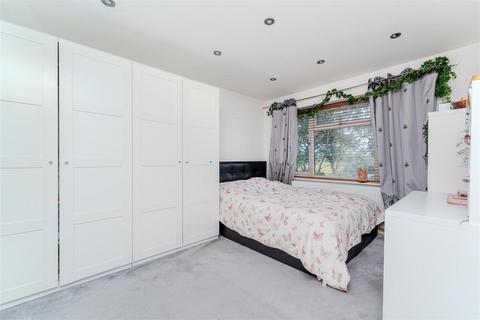 5 bedroom semi-detached house for sale, Little Sutton Lane, Iver SL3