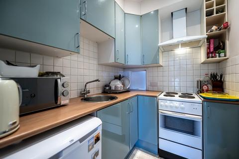 1 bedroom flat to rent, Askew Road, Shepherds Bush, London
