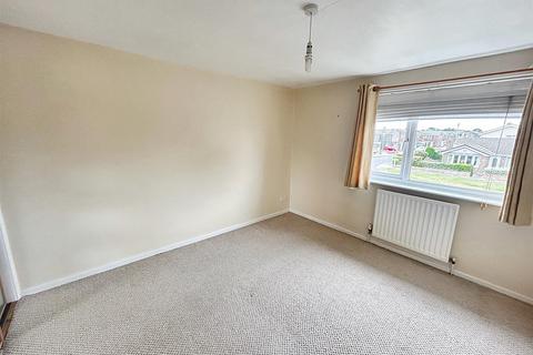 3 bedroom terraced house to rent, Wallridge Drive, Holywell