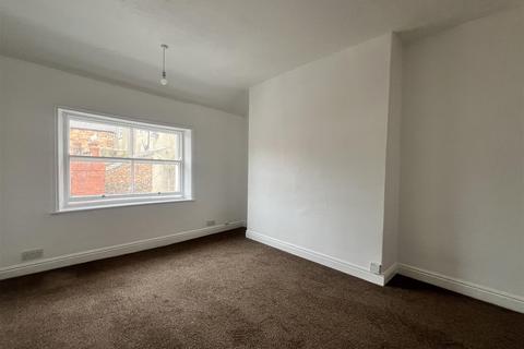 2 bedroom property to rent, King Street, Scarborough